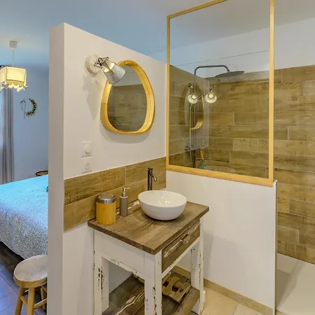 Holiday home La Bergerie Des 2 Tilleuls - Maison Avec Jacuzzi Marcy-sous-Marle