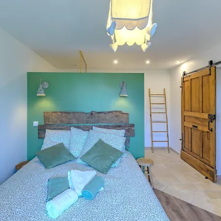 Holiday home La Bergerie Des 2 Tilleuls - Maison Avec Jacuzzi Marcy-sous-Marle