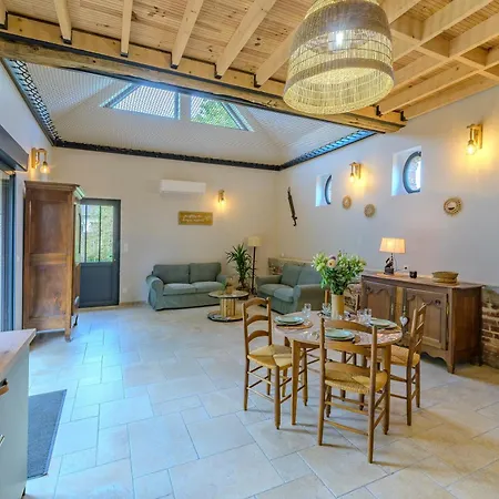 Holiday home La Bergerie Des 2 Tilleuls - Maison Avec Jacuzzi