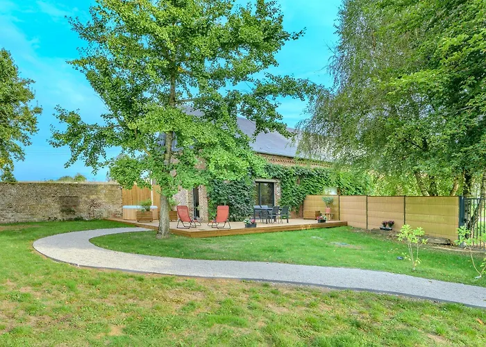 Holiday home La Bergerie Des 2 Tilleuls - Maison Avec Jacuzzi